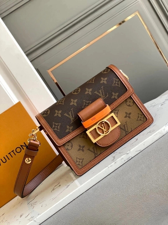 Louis Vuitton Mini Dauphine